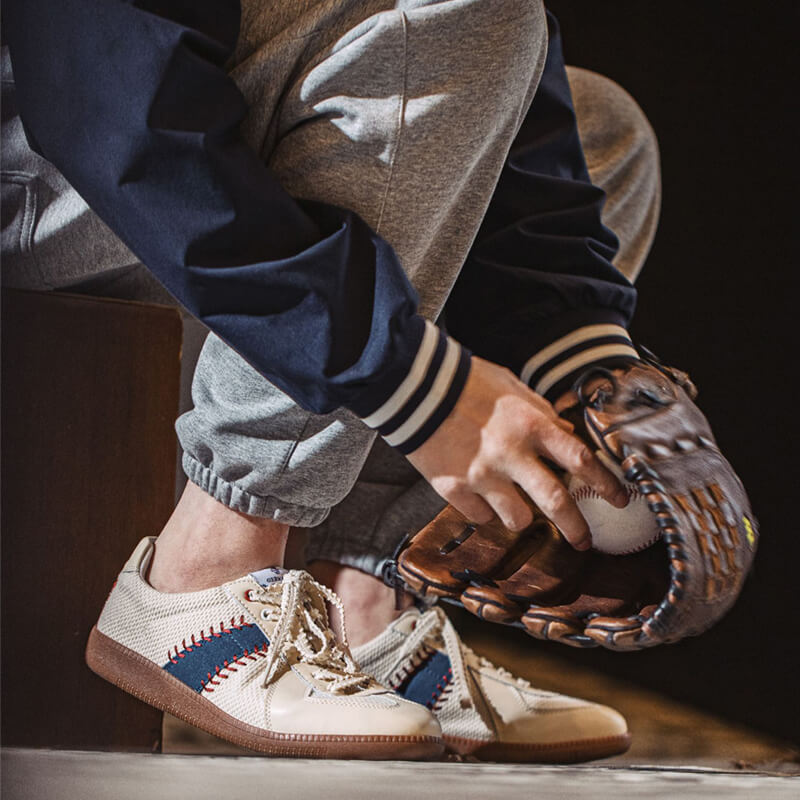 Retro German Trainer